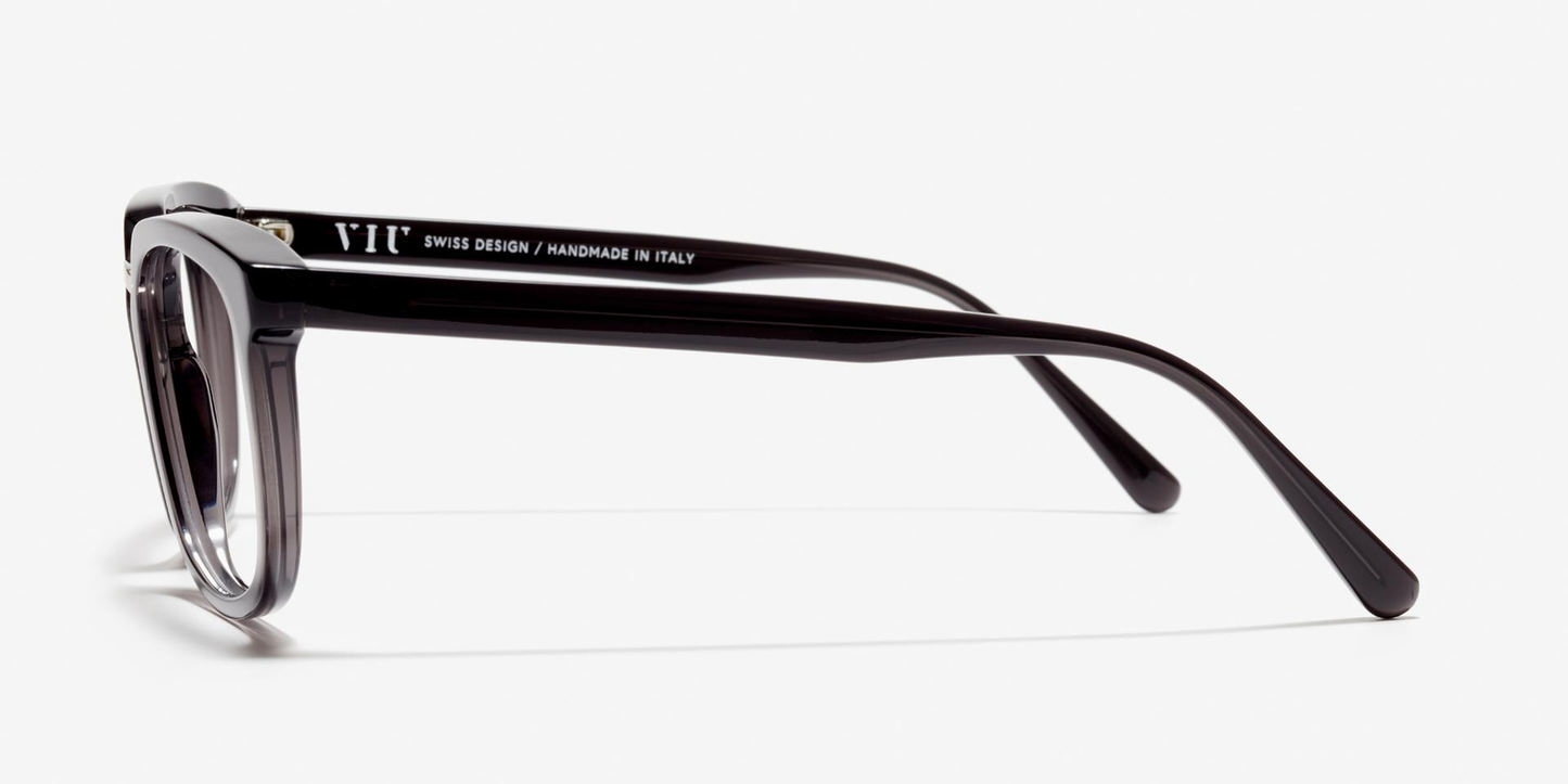 2 -Jahres-Abo um 120 € + VIU Frame "The Publisher" Black Transparent (UVP: 215€)