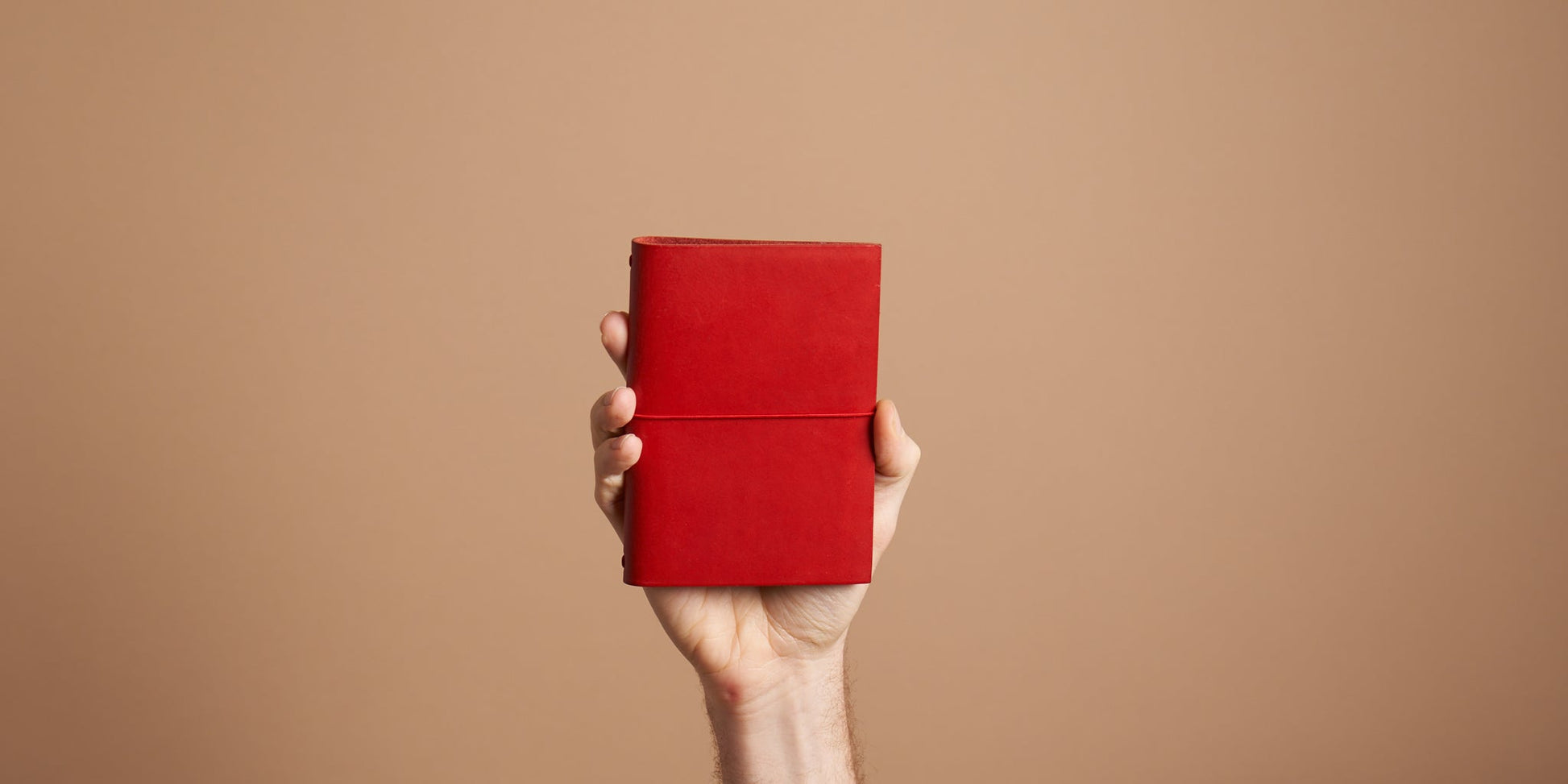 Paper Republic Grand Voyageur Leder-Notizbuch in Rot – Zugabe zum WIENER Geschenk-Abo